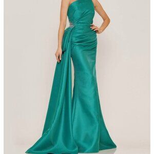 Emerald Green Gown (size 8)